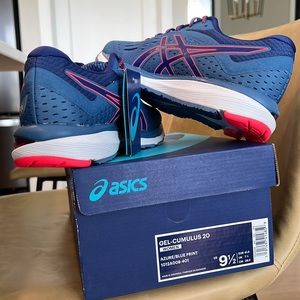NWT women’s ASICS size 9-1/2 gel cumulus 20 running shoes azure/blue print